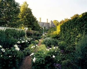 Photos - beautiful house gardens - mylusciouslife - luscious garden.jpg